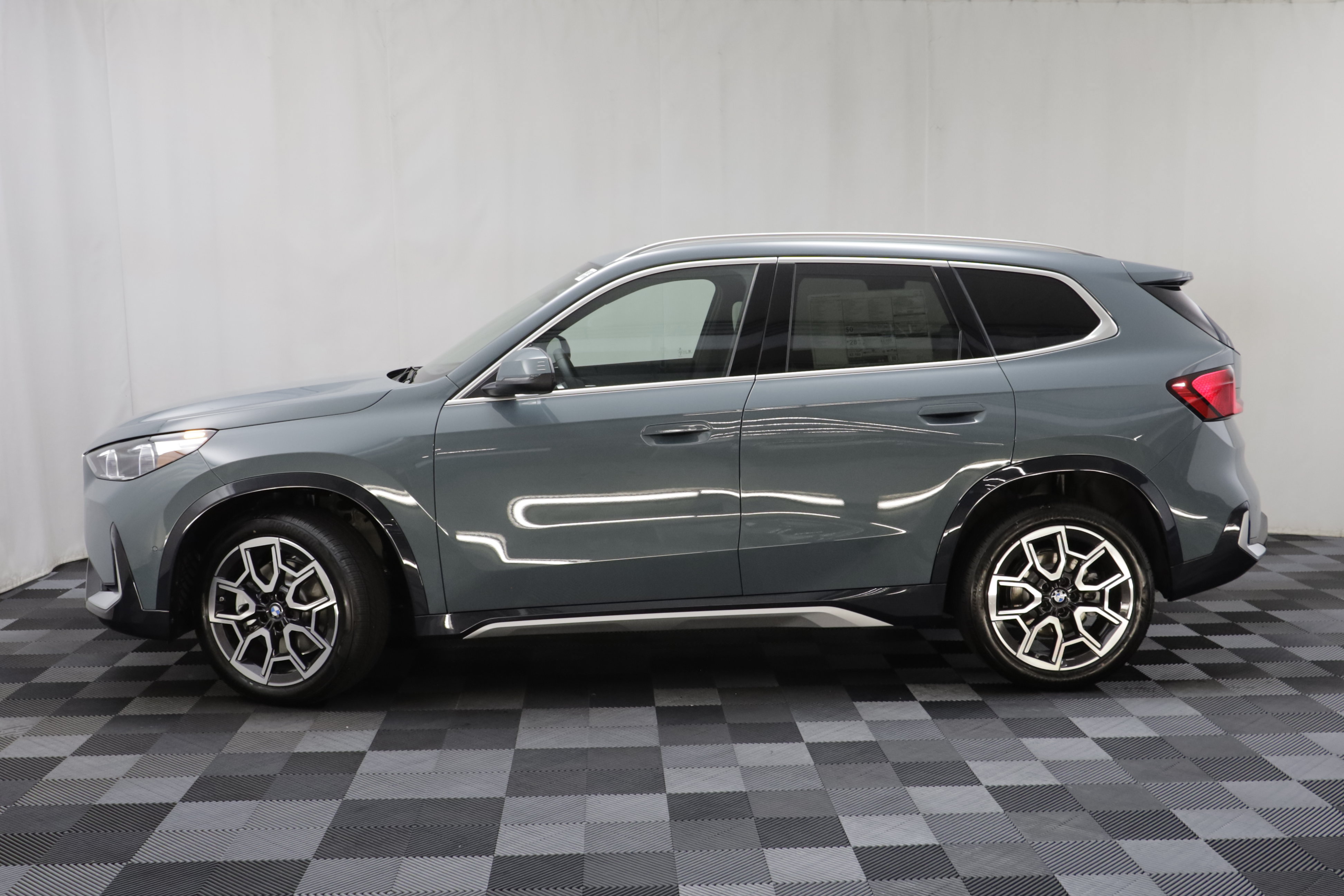 New 2027 BMW X1 xDrive28i AWD/4WD image 5