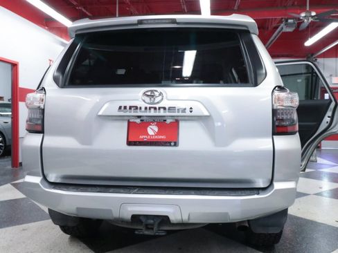 Used 2020 Toyota 4Runner SR5 Premium w/ Moonroof Package RWD image 29