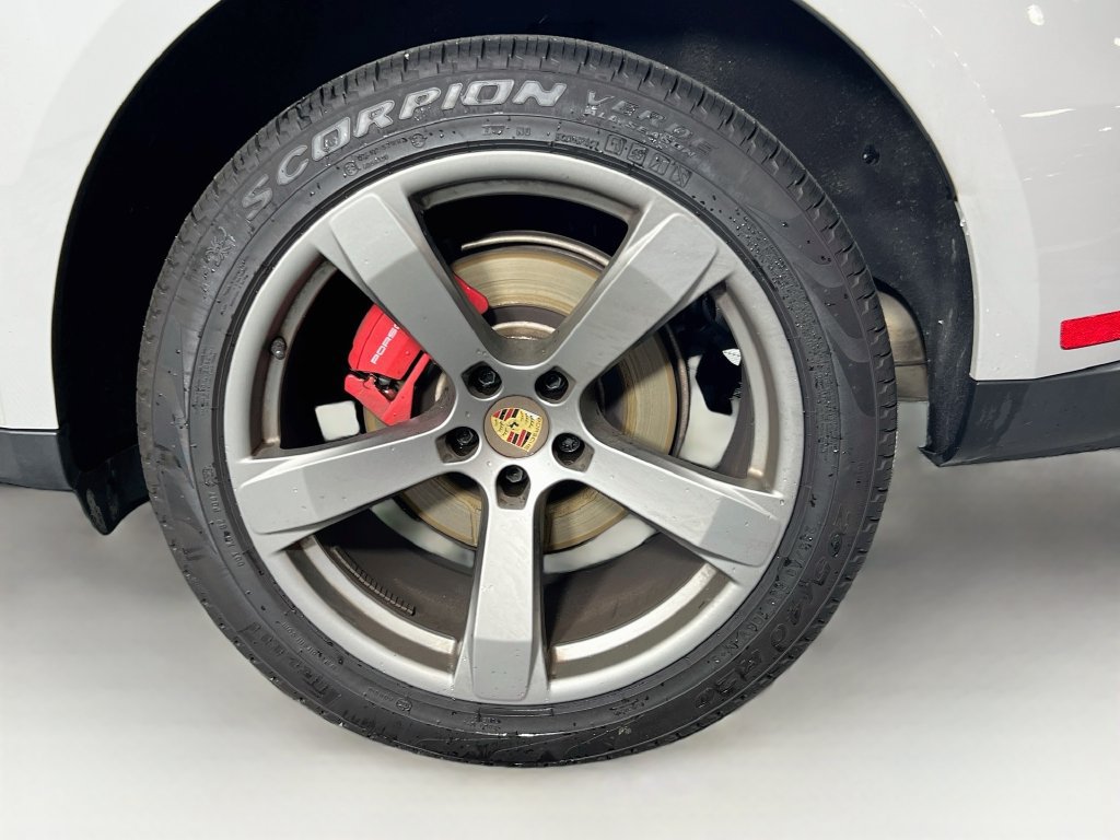 Certified 2024 Porsche Macan S AWD/4WD image 33