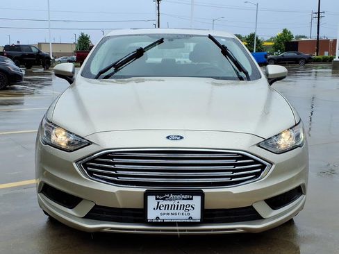 Used 2018 Ford Fusion SE w/ Fusion SE Technology Package FWD image 7