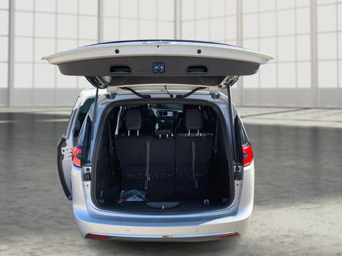 New 2026 Chrysler Pacifica Limited w/ Uconnect Theater Family Group image 12