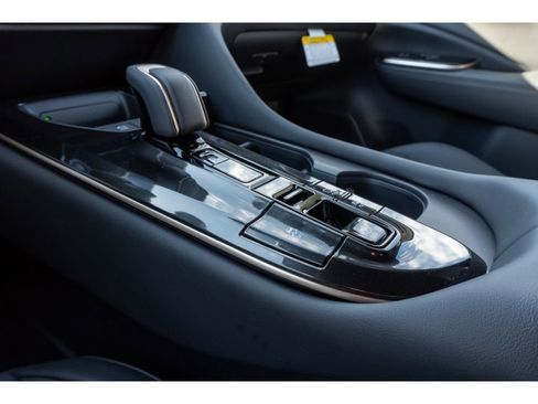 New 2025 Toyota Crown Signia Limited image 24