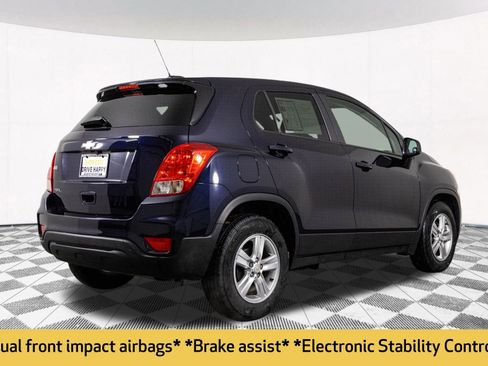 Certified 2022 Chevrolet Trax LS w/ Tint and Cruise Package image 18