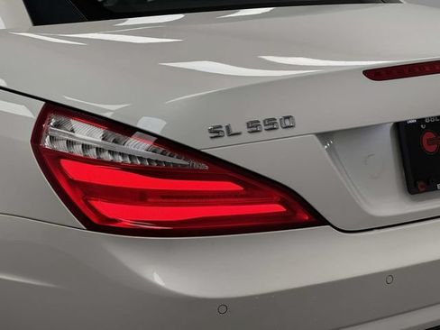 Used 2016 Mercedes-Benz SL 550 w/ Driver Assistance Package image 38