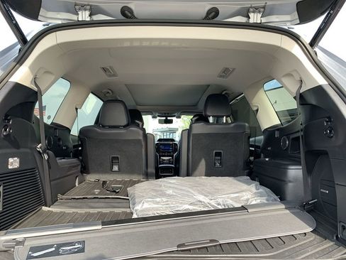 Used 2022 Subaru Ascent Touring image 13