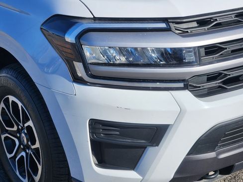 Used 2023 Ford Expedition Max XLT image 9