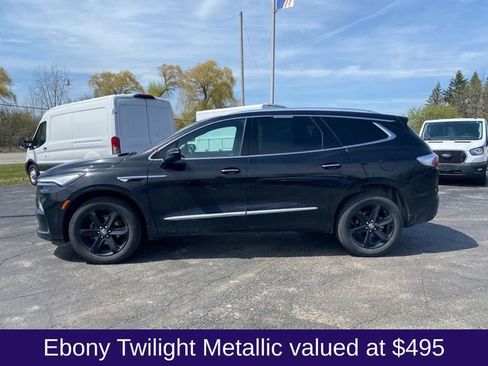 Used 2024 Buick Enclave Essence w/ Sport Touring Edition FWD image 4
