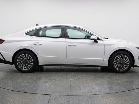 Used 2025 Hyundai Sonata SEL FWD image 11