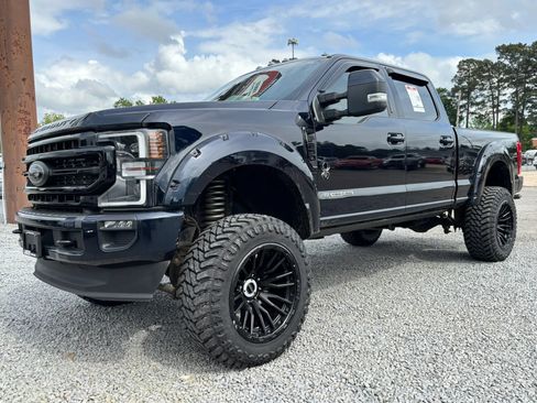 Used 2022 Ford F250 Lariat w/ Black Appearance Package AWD/4WD image 4