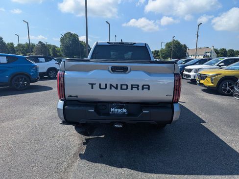 Used 2025 Toyota Tundra Limited AWD/4WD image 6