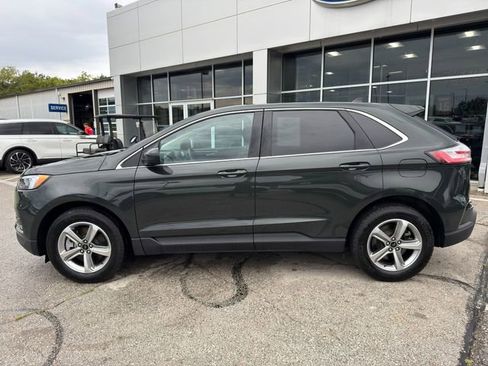 Used 2023 Ford Edge SEL w/ Convenience Package image 4