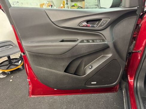 Used 2022 Chevrolet Equinox RS w/ RS Leather Package AWD/4WD image 13