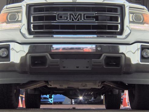 Used 2015 GMC Sierra 1500 SLT w/ SLT Crew Cab Value Package AWD/4WD image 3