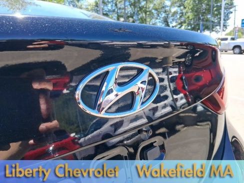 Used 2016 Hyundai Elantra SE w/ Option Group 02 FWD image 14