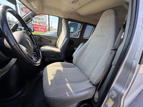 Used 2019 Chevrolet Express 2500 LS w/ Driver Convenience Package image 17