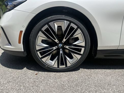 Used 2026 BMW i5 eDrive40 w/ Premium Package AWD/4WD image 13