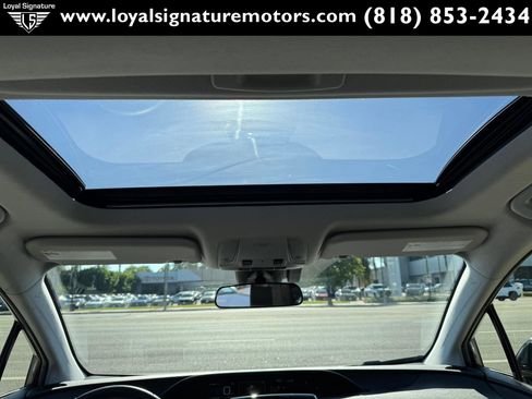 Used 2016 Toyota Prius Three w/ Advanced Technology Package FWD image 16