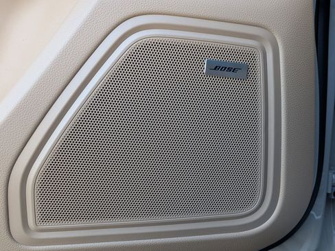 New 2026 Porsche Macan image 15