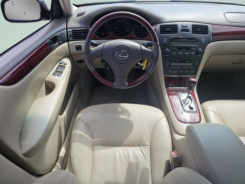 Used 2002 Lexus ES 330 w/ Premium Pkg FWD image 4