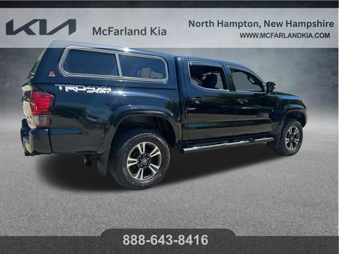 Used 2019 Toyota Tacoma TRD Sport AWD/4WD image 6