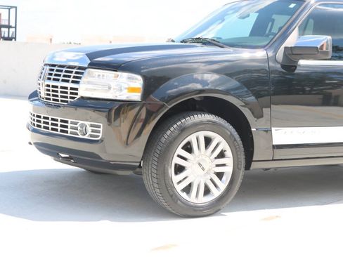 Used 2014 Lincoln Navigator 2WD image 55
