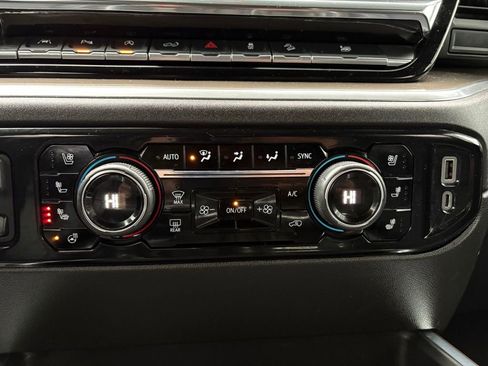 Used 2022 Chevrolet Silverado 1500 High Country w/ Technology Package image 37