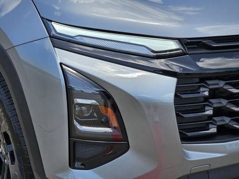New 2027 Chevrolet Equinox LT w/ Convenience Package II FWD image 10