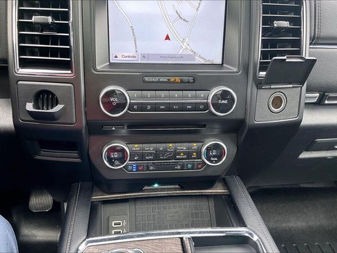 Used 2018 Ford Expedition Max Limited w/ Equipment Group 301A AWD/4WD image 33