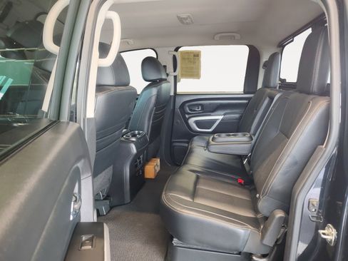 Used 2019 Nissan Titan SL RWD image 24