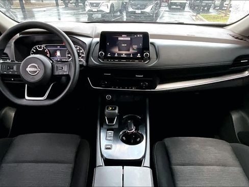 Used 2023 Nissan Rogue SV image 15