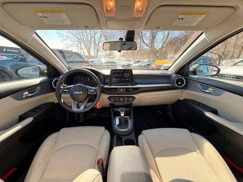 Used 2022 Kia Forte LXS w/ LXS Technology Package FWD image 18