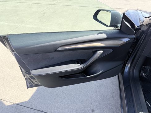 Used 2023 Tesla Model 3 Standard Range image 22