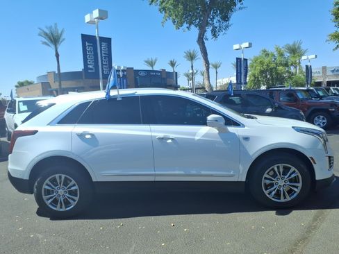 Used 2021 Cadillac XT5 Premium Luxury FWD image 3