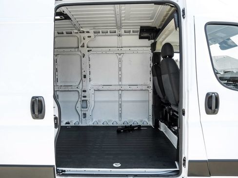 Used 2023 RAM ProMaster 2500 FWD image 35