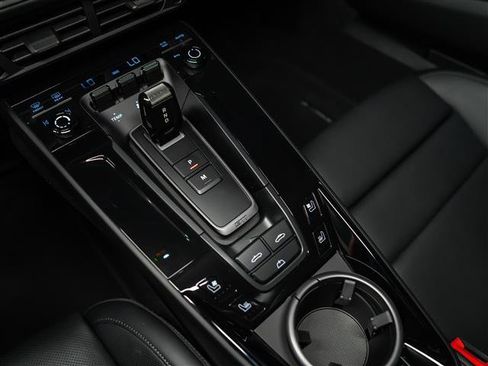 Certified 2026 Porsche 911 Carrera RWD image 33