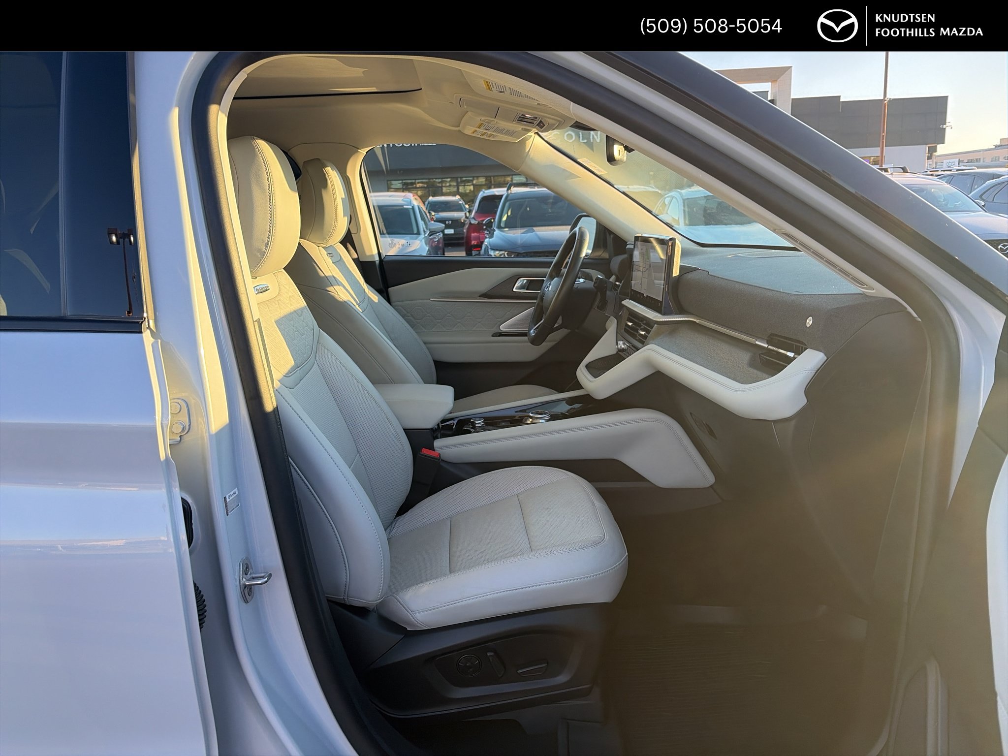Used 2025 Ford Explorer Platinum w/ Ultimate Package AWD/4WD image 20