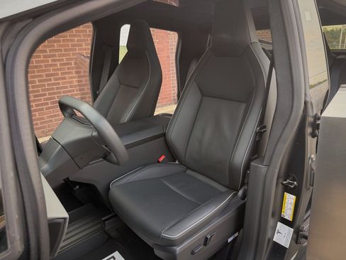 Used 2024 Tesla Cybertruck Cyberbeast AWD/4WD image 21