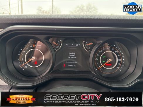 Used 2025 Jeep Gladiator Nighthawk image 34