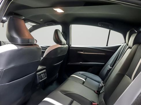 Certified 2025 Toyota Camry SE image 11