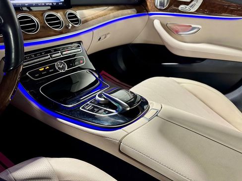 Used 2018 Mercedes-Benz E 400 4MATIC Wagon w/ Premium 1 Package image 21