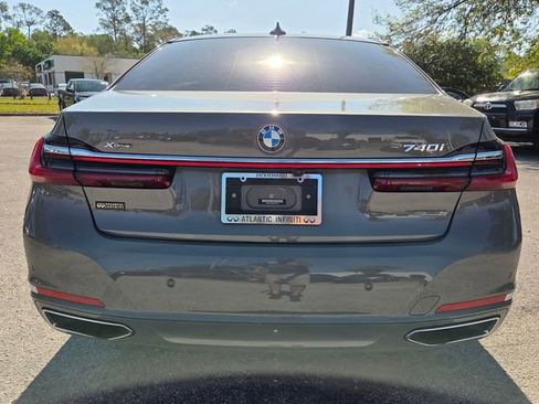 Used 2022 BMW 740i xDrive w/ Premium Package image 6