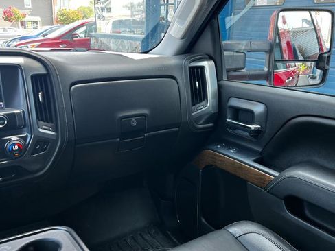 Used 2016 Chevrolet Silverado 1500 LTZ AWD/4WD image 16