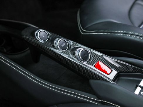 Certified 2021 Ferrari F8 Tributo image 31