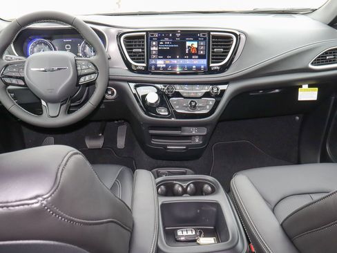 New 2026 Chrysler Pacifica Select image 22