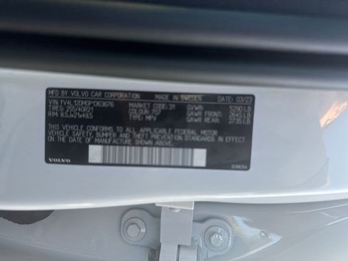 Certified 2023 Volvo XC60 B5 Ultimate w/ Protection Package Premier image 34