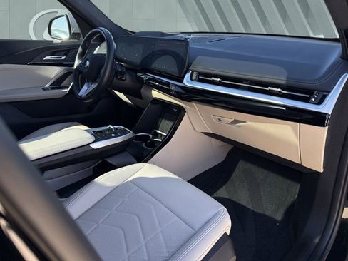 Used 2024 BMW X1 xDrive28i w/ Technology Package image 29