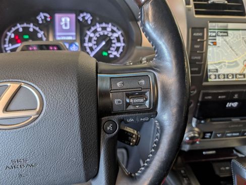 Used 2019 Lexus GX 460 Luxury AWD/4WD image 23