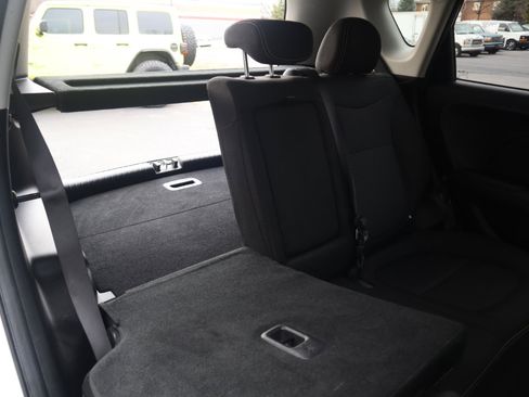 Used 2016 Kia Soul + image 40