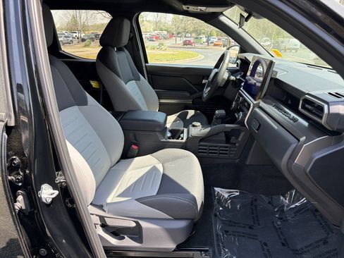 Used 2024 Toyota Tacoma TRD Sport image 13