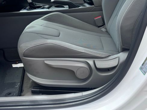 Used 2025 Hyundai Elantra Sport FWD image 25